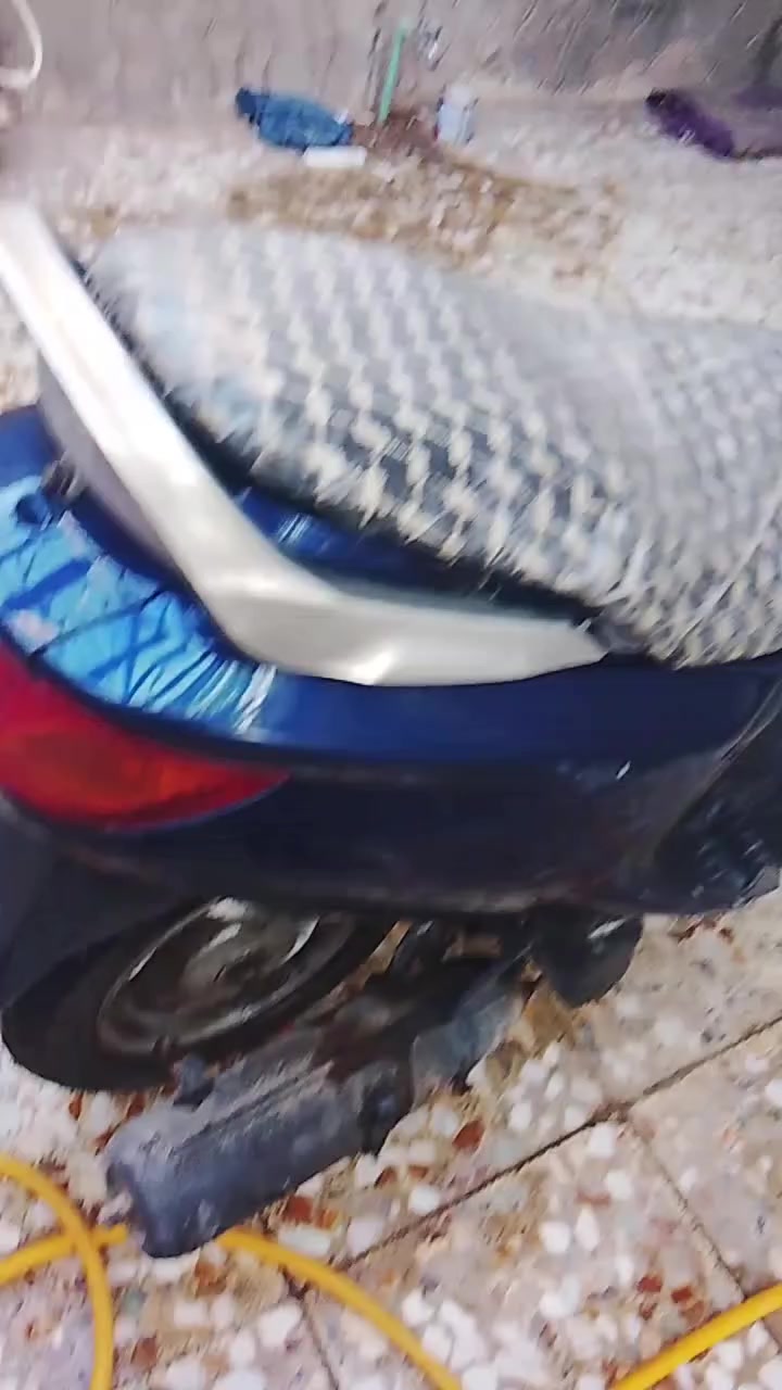 #لبيع دراجه فراشه 140حجمه و نضيفه وكامله شغاله وبيه شلع ومعدل وشغاله سلف وهندر  سعر 200الف وبيه مجال قليل الشراي العنوان نجف الاشرف حي ميلاد شارع مزارعة سيد علي الراقم
*********** وشكراً
