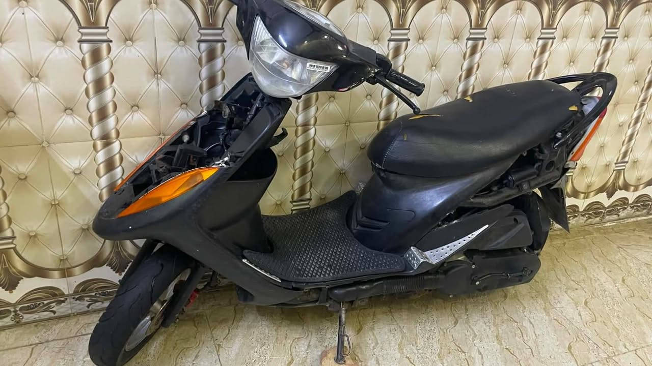 دراجه ماكس عدله بوشه49 بلاديه مفتوحه بس ولفات شغاله سلف هندر بس نقصه قامات وكفر السبايدر والراس موجوده والبقيه بلادي سعرهه ٤٥٠الف وبيه مجال على الراغب بالشراء الاتصال على الرقم***********
