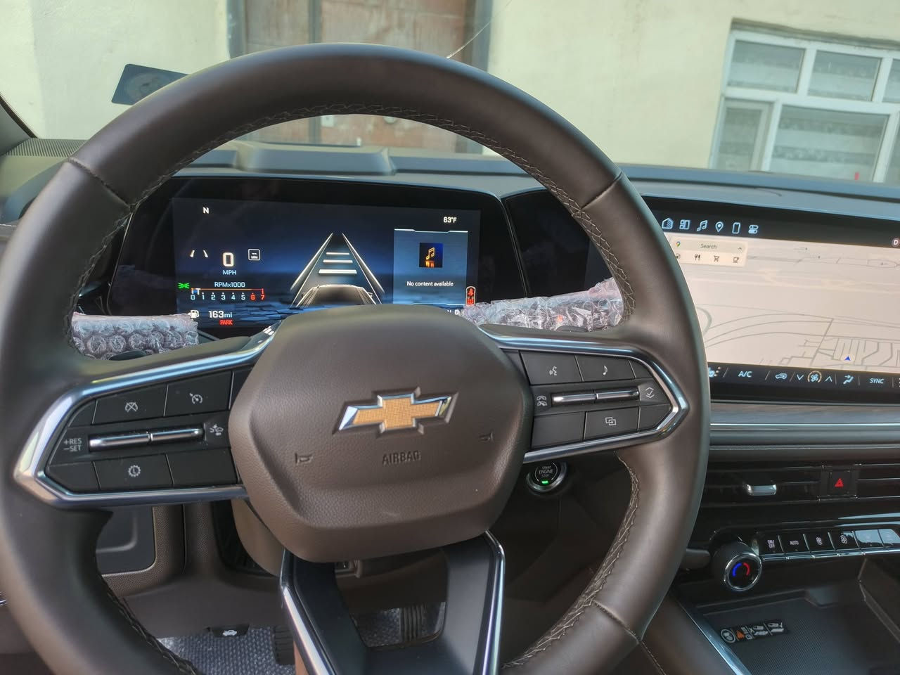 تاهو LT1 2025  بيع او مرواس 57500 حادث سطحي جاملغ   
. الامامي اليسرى ماشيه حاليا ٤٥٠٠ ميل   رقم بغداد     ***********
