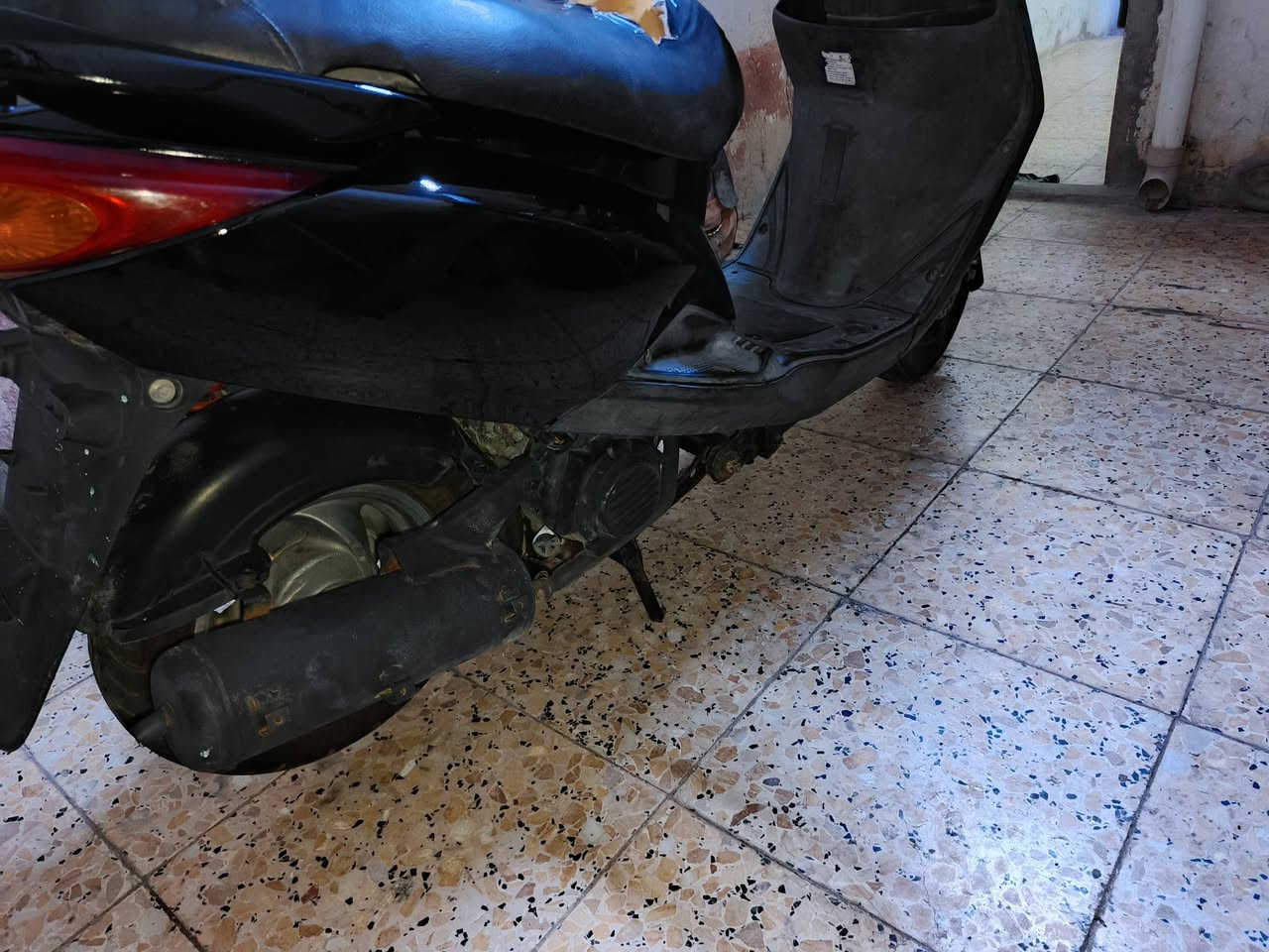 سلام عليكم بريز كفرات اصلي ختم واحد من الطول لطول مكينة مامفتوحة كابريتر بلادي اوراق كامله قفل ستيرن قفل صندوك مكاني بغداد الحسينية *********** السعر 500 وبيها مجال
