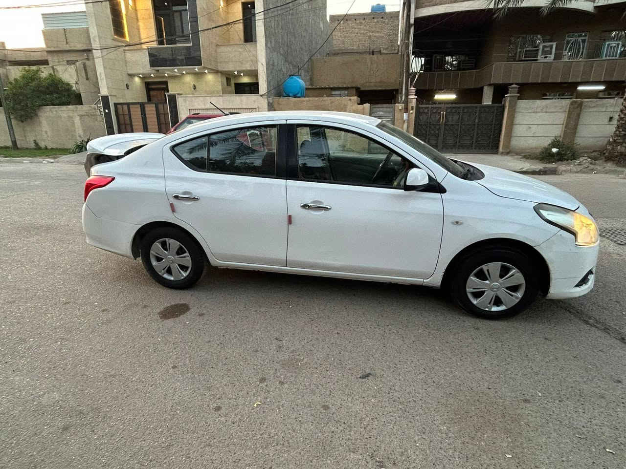 السلام عليكم سني هندي بليته زركه موديل 19 رقم اربيل مميز باسمي تحكم ستيرن مانع انزلاق حساس خلفي سبايدر بلادي سياره سياره سويجين مو واحد جاهزه صدر امامي جديد كير مكينه خير من الله تبريد تدفئه تخم تاير وهاي السياره كدام عينك وترايك لاربيل  بيها نواقص بصيطه جدا
 رايدها ٩٥
رقمي ***********
مكاني بغداد الدوره
