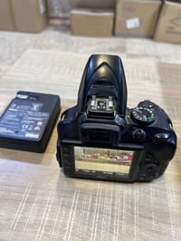 📸 للبيع كاميرا Nikon D3400 بحالة ممتازة كاميرا نظيفة جداً استخدام خفيف...