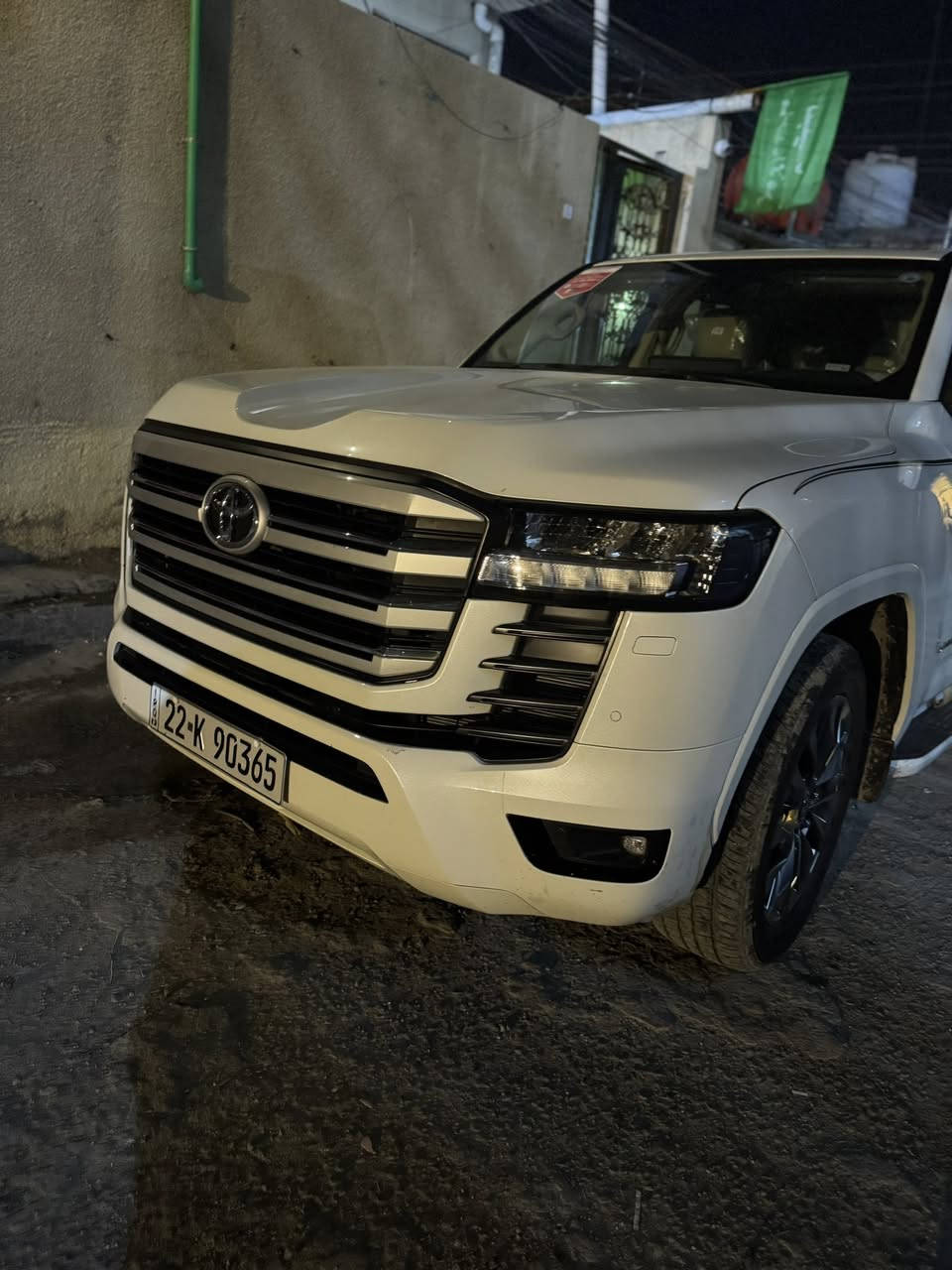 السلام عليكم 
لاند كروز البيع 
2024
ماشيه 16الف 
وسعرها 735ورقه وبيها مجال
العنوان البصره 
رقم الهاتف ***********
