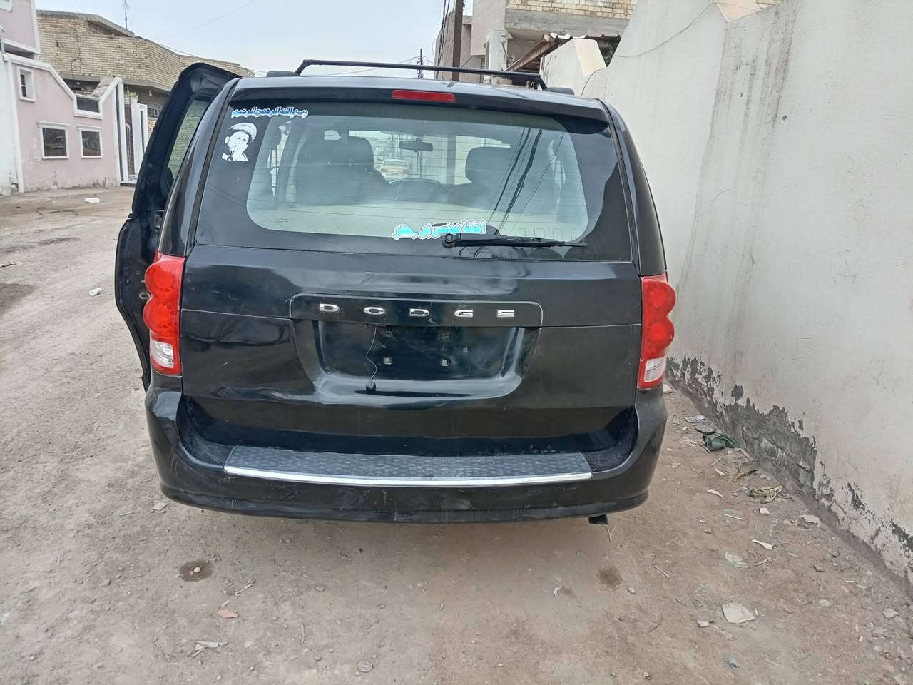 _بيها طخات بسيطة في الجانب اليمين والدعامية الخلفية
_كشن سياحي منفصل ٧ راكب 

_منضومه عاز ٨٠ لتر 

_الحدادية جيدة 

_المحرك والكير جيد 

_ رقم بغداد بأسمي السنوية جديده مشروع وطني مداور ثاني يوم 

_ السعر 133 ورقة وبيها مجال حك الجية 

_مكاني واسط الكوت مركز المدينة 
الرقم : ***********
          ***********
