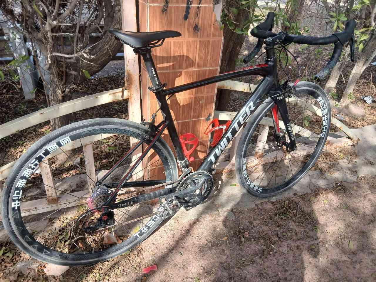 رود للبيع
ماركة TWITTER 

فول الألمنيوم ماشة كاربون 

قياس فريم 52

11×2سرع 

عنوان بصرة توصيل موجود


**إذا كنت صاحب هذا الإعلان وتريد حذفه لأي سبب، رجاءا أرسل رسالة إلى الدعم الفني**