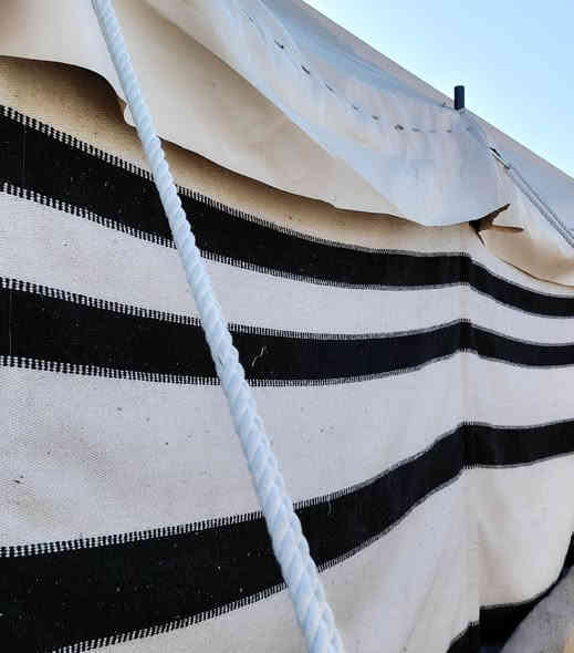 السلام عليكم ورحمة الله وبركاته
متوفر خيمة تفصال سعودي جديد
شعر مع تفصال جادر أصلي
الطول ٥٢٠ سم / العرض ٣٦٠ سم
ملاحظة تم تنصيبه لغرض التصوير
للأستفسار
***********
