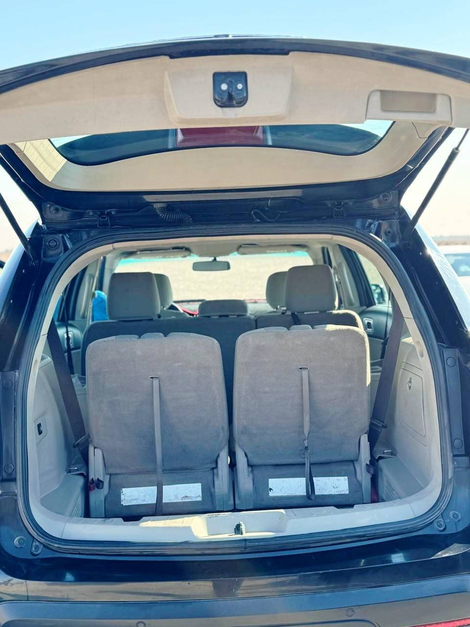 السلام عليكم ورحمة الله وبركاته
فورد اكسبلور ٢٠١٣ رقم اربيل سنوية باسمي تحويل ثاني يوم سيارة تخم تاير صدر جديد حساسات فتحتين بنوراما شباك السيارة اني مبدلة عجبني هذا وبدلتة سيارة جاهزة وجديدة بيهة ع كد شبر باب السايق الأمامي والورا طخت ماطور معدلهن وراشهن للجمالية الله شاهد تعبان ع السيارة حيل ونظيفة وصار ظرف ورايد ابيعها 

السعر ١٦٥ ورقة وبيها مجال للشراي 
رقم الهاتف /*********** مكاني ديالى بعقوبة
