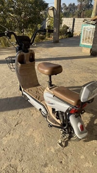 دراجة شحن كهربائية • نضيفه