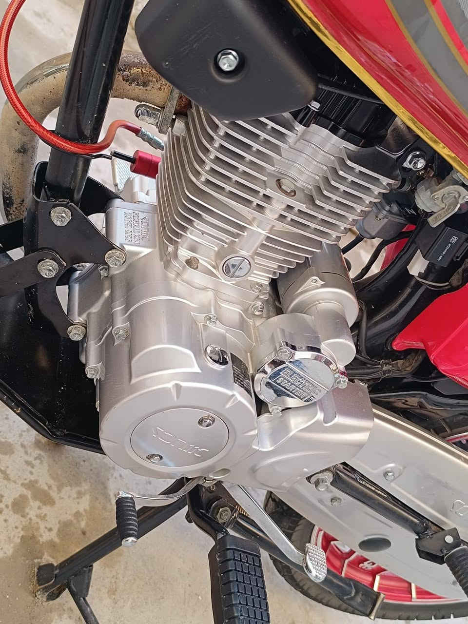 السلام عليكم دراجه رقم وسنويه سونك عنكبوت 5كير مديل26 محرك 200بلص بعده بسم الوكيل،، قفل مليون وربع  🚶‍♂️***********
