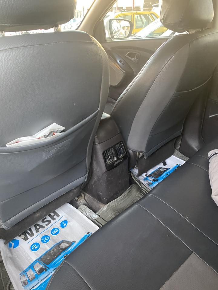 السلام عليكم
توسان2014 سيارة بيها قطعتين صبغ بدون دواخل وباردات شوفت العين

رقم نجف الجديد باسمي 

مكانها نجف  
سعرها140وبيها مجال لشراي 

***********
