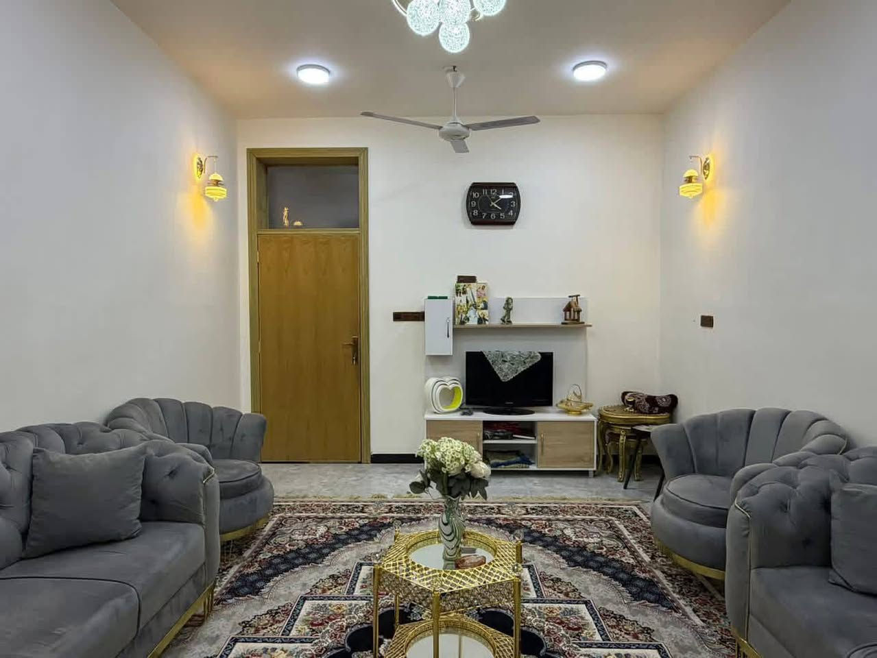 🏠 / دار للبيع مساحه ٣٨٠ م طابو زراعي سند

             واجهه ١٦ م / نزال ٢٣.٧٥ م 

🧱 بناء حديث درجه أولى 

الطابق الاول/ مطبخ . أستقبال . هول . غرفتين . مجمع صحيات . كراج . حديقة 

الطابق الثاني/ غرفتين . هول . مجمع صحيات

🌍 الموقع / ابو غرق حي ابو اسد ( حي الحوراء ) موبايل‏‪   م   ***********  موبايل   ‬‏‏‪***********‬‏
