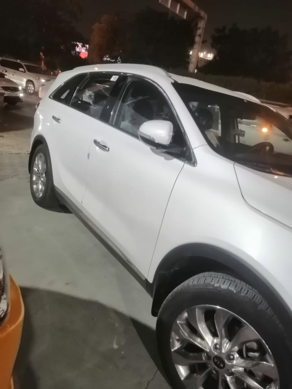 السلام عليكم
مكلف بالنشر 
سورنتو خليجي موديل٢٠١٩
٦سلندر
٧راكب 
مكفوله كفاله عامه مكينه كير كشر 
السعر ٢٥٠ وبيها مجال حق الجيه 
***********
