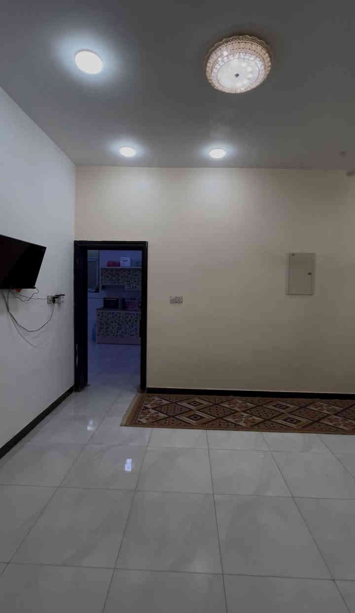 (#أَعَــــــــــــــــــــلَأَنَ). بيــع مستــعجل
   ((#مكتــب_شمــس_الباحــث_للعــقارات_السماوة))

دار للبيع ▪️في مجمع ابن يقطين  

المساحــه ▪️200m على شارع 15 m مقابل خدمات 

يتكون من غرفتين نوم صاله  استقبال مطبخ ومجمعات صحيه حديقه كراج سياره مطلوب للعقار 105 مليون التسديد الشهري 500 الف 

#لمعرفه السعر اترك اي تعليق داخل المنشور 

#حاب_تعرض_عقارك_كل_ماعليك_مراسلتنا_على.          _الخاص_أو الأتصل_على_أرقام_المكتب https://www.facebook.com/shamsalbhith?mibextid=LQQJ4d

     مكتب شمس للاستثمار العقاري  
                      
                  ***********      ***********

(🌹#شعارنا_الأمانة_والثقه_والأخلاص_في_العمل🌹)
