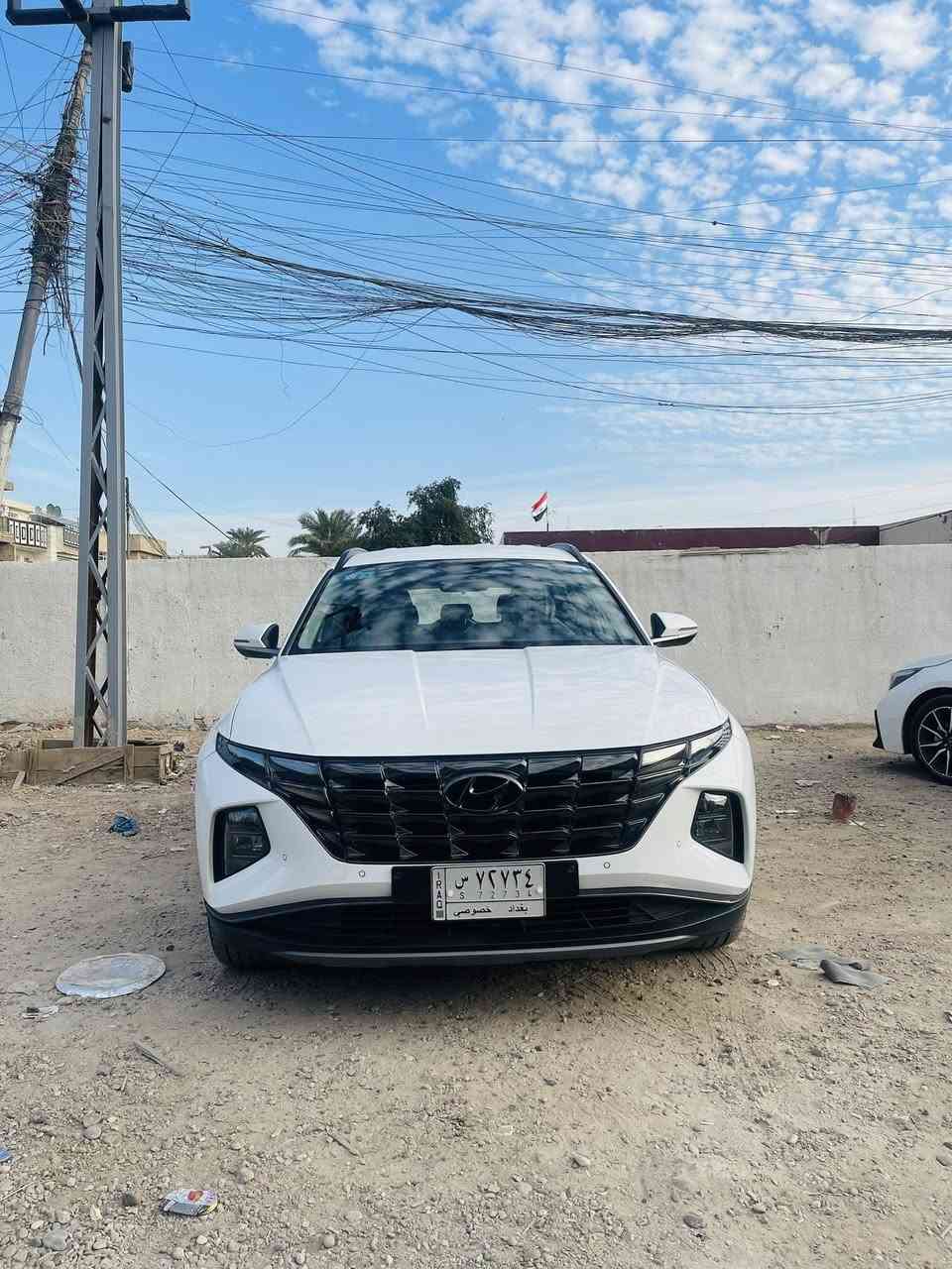 السلام وعليكم
توسان موديل 2023
مكفولة عدا بارد كد اصبع باب السايق
فول عده الفتحه داخل اسود 
السعر:210وبيه مجال بسيط
المكان:شارع فلسطين 
***********
