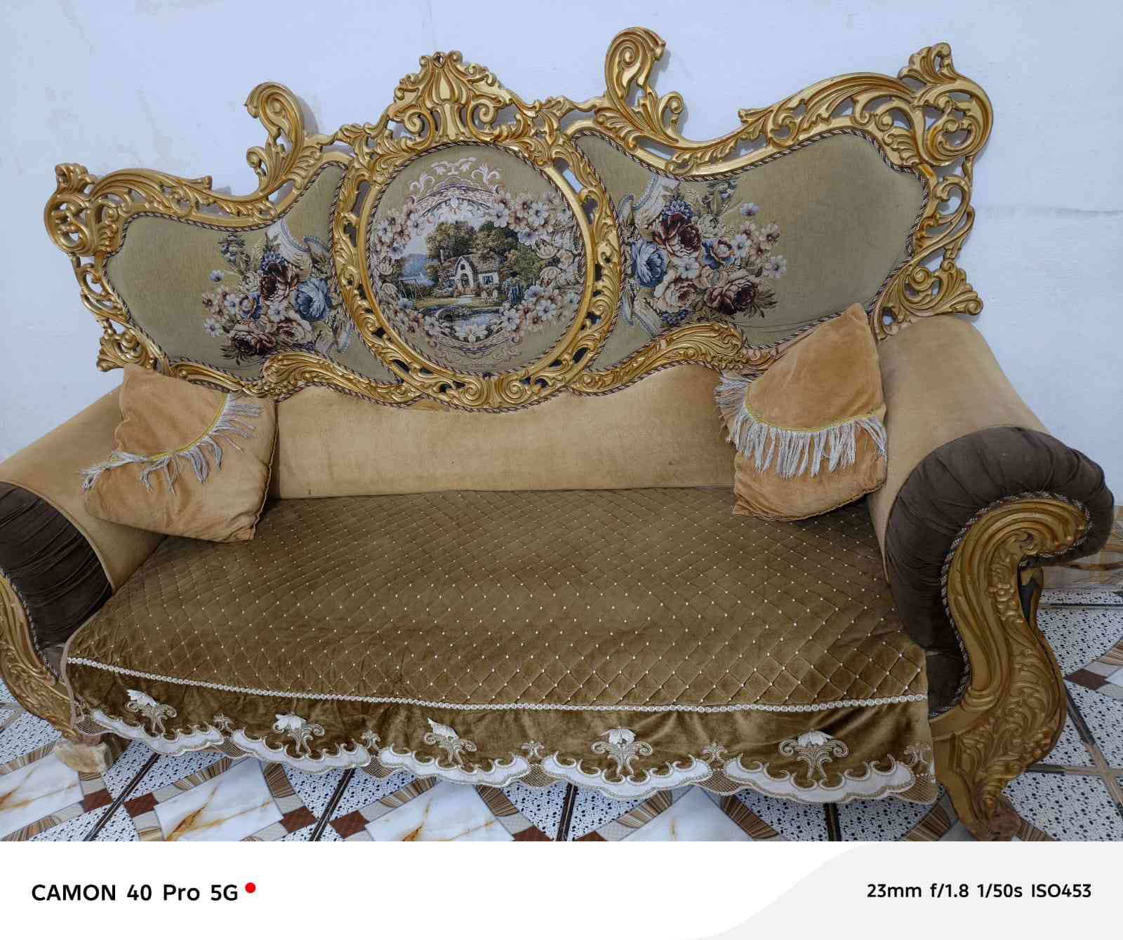 تخم سعره 250 بس يراد له رجلين***********
