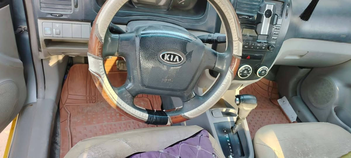 السلام عليكم سيراتو ٢٠٠٧ امريكي بيه قطعه مبدله جاملغ خلفي  دواخل كير محرك  مكفولات حداديه تخم تاير رقم كربلاء دولي السياره جاهزه السعر 69 و بيه مجال لاستفسار *********** مكاني بابل الابراهيميه
