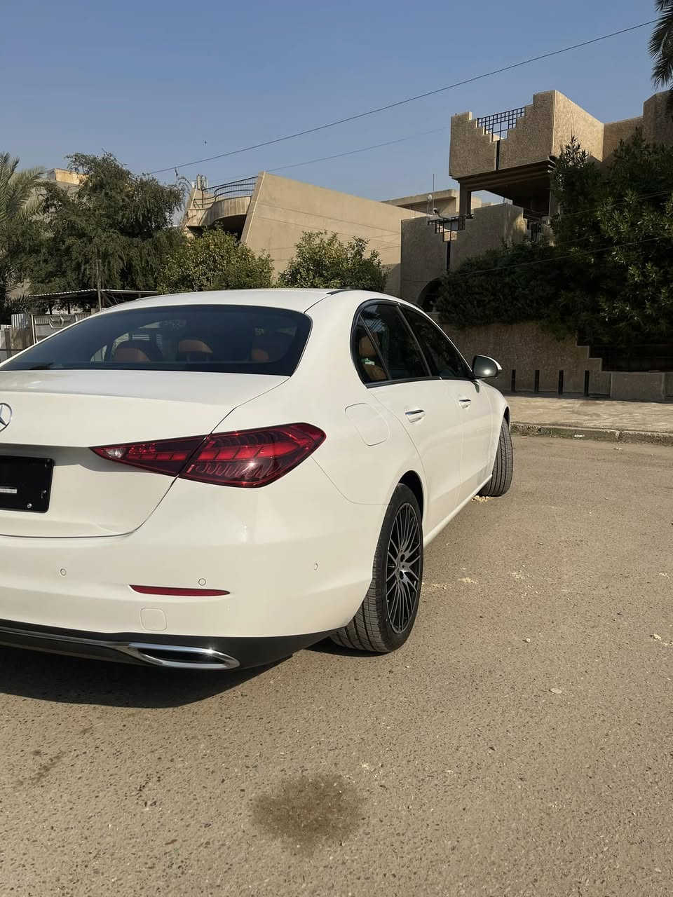 السلام عليكم مارسدس للبيع كلين تايتل سياره دخول جديد موديل 24 دخلت بدون شي فقط تقرير كفاله من كلشي صفر مسج زيرو ماشيه 5000 الاف بعدها بوضعها الشكل الجديد فول سياره من كلشي اناره داخل ايباد لجديد وشرط لفحص وين ميعجبك افحص السعر 335 للستفسار ***********
