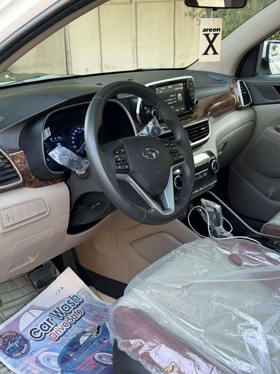 يالله
سلام عليكم للبيع توكسان موديل ٢٠٢٠ كفاله عامه ضربه صبغ تبديل كفاله كير مكينه حداديه تخم تاير كله جديد وشرط الفحص السياره فول مواصفات 
بانوراما 
بصمه
مري شفط 
٥ عدسات 
لد امامي
لد خلفي
ويل كبير 
شاحن وايرليس 
اشاير بل مري 
وبعد المواصفات المعروفه سياره بحاله الوكاله شرط الفحص ماشيه ٥٢ وعله الفحص العنوان بغداد السيديه السعر ٢١٠ وبيه مجال بسيط للاتصال ***********
