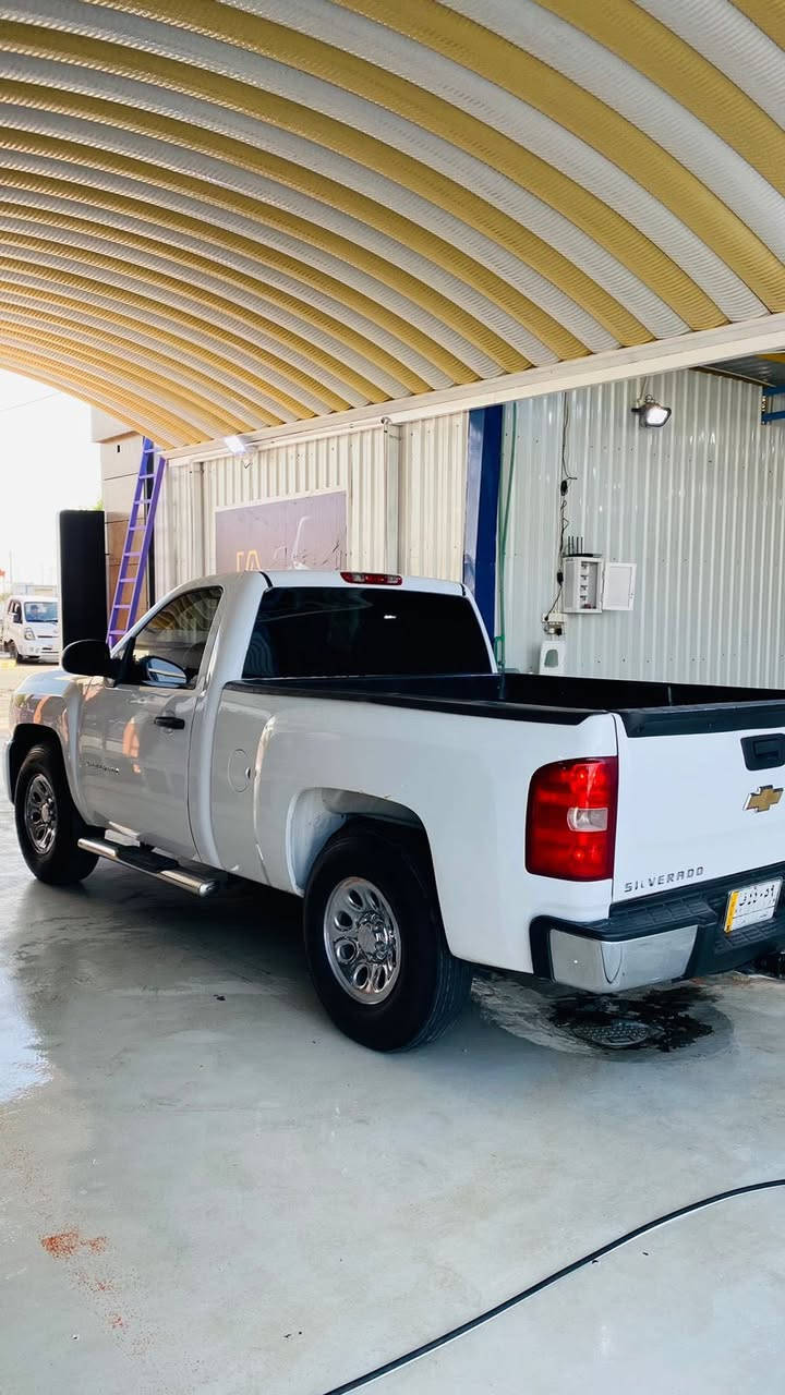 السلام عليكم للبيع سلفرادو 2010 كفاله من الضربه مكينه ٦ سلندر جاهزه  السعر 120 
للاستفسار ***********
