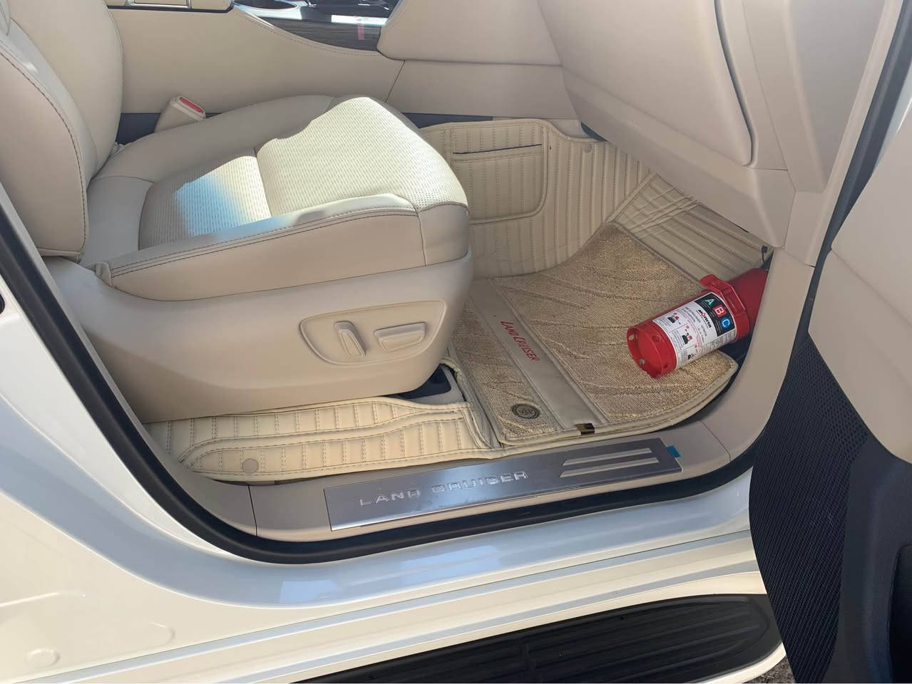 السلام عليكم
من رخصة الادمن الغالي
ارضيات لاندكروز 
ارضيات حوضية جلد و كاربت
مع قطعة الصندوق
جلد اصلي ونوعه ثقيل
السعر ٨٥ الف
لدينا خدمة توصيل لجميع محافظات السليمانية, العراق


**إذا كنت صاحب هذا الإعلان وتريد حذفه لأي سبب، رجاءا أرسل رسالة إلى الدعم الفني**