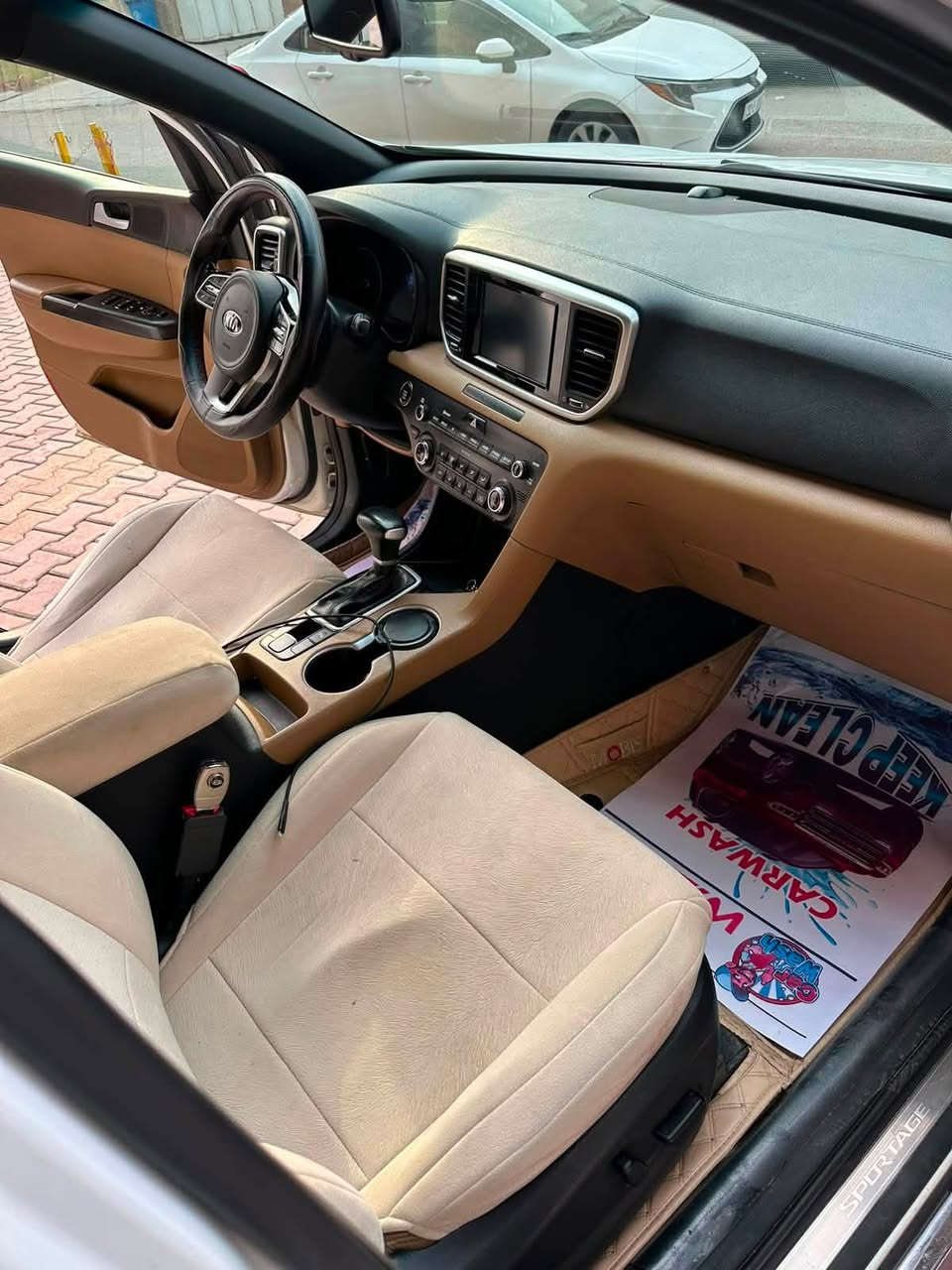 🚘 للبيع | كيا سبورتج 2019 فول مواصفات
موجوده باليرموك الاربع شوارع 
🔹 الموديل: 2019

🔹 النوع: Kia Sportage

🔹 اللون: أبيض صدفي 
لون الجام زيتوني 
🔹 السعر 19,800$ قابل للتفاوض بالمعقول.

المواصفات 
-فول مواصفات (للأخير)

✅ بانوراما

✅ بصمة تشغيل ودخول ذكي

✅ شاشة وكاميرا خلفية

✅ حساسات أمامية وخلفية

✅ مقاعد جلد

✅ مقاعد كهربائية

✅ تدفئة وتبريد للمقاعد

✅ هاند بريك إلكتروني + Auto Hold

✅ Drive Mode

✅ إنارة LED/Xenon

✅ كروز كنترول

✅ مرايا كهربائية

✅ فتحة صندوق كهربائية 
📍 السعر المطلوب:١٩.800 دولار
📞 للاستفسار:
***********
السيارة نظيفة وجاهزة للفحص، والبيع للمشتري الجاد فقط.
