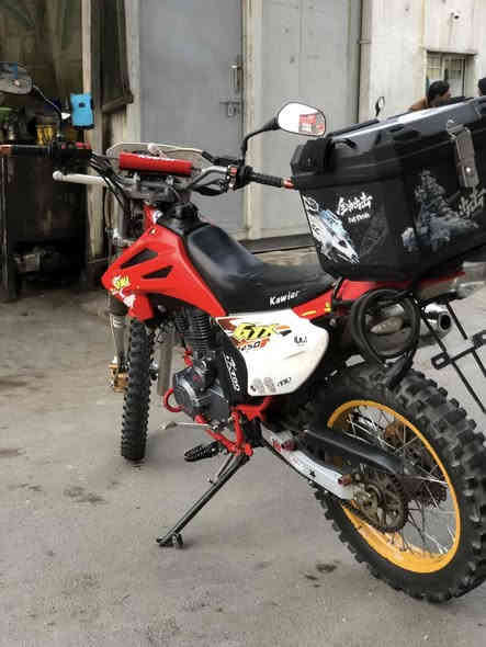 دراجه قفاز كاويار مكينة (250c) ماشيه (6k) ملاحظة ( دراجه بيها كمرك 5 اوراق ) 
عنوان بغداد+ ( مدينة الصدر ) 
رقم الهاتف ( *********** )
السعر ( خاص )
