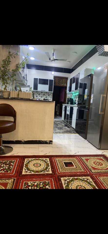 اللهم صل على محمد وال محمد مشتمل 100م للبيع طابقين كامل المواصفات بناء حديث غرفتين نوم وهولين واستقبال ومطبخين حار وبارد وصحيات 3خارجيه وداخل البيت وفوك مجاري وكهرباء خطين والسطح شتايكر الي يريد يستفسر يتصل على الرقم ***********
