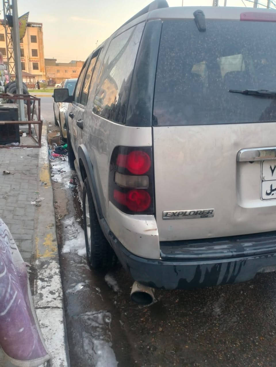 السلام عليكم سياره فورت اكس بلور مديل 2009 متوم ارقام وسنويه طبق الاصل الاربيل مكينه جديد كير بيه ضعف السعر 25 العنوان البصره رقم تليفون *********** حسوني
