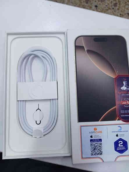 سلام عليكم ايفون ١٦برو ماكس البيع بطاريه ١٠٠  عدد دورات شحن٤٥ بعدا تحت ضمان شركه شخط واحد مابي مستخدم شهر عنوان بغداد تاجي ابو عظام *********** مليون و٥٠٠
