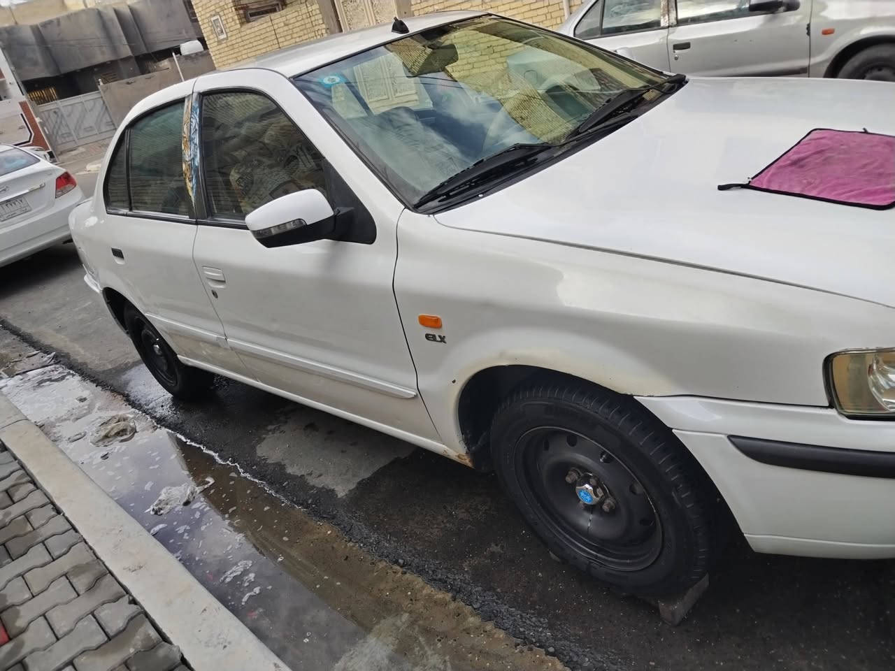 سمند للبيع موديل 2012 كهرباياتها كلها شغاله تخم تاير جديد حداديه جديده استوني سويتها سعرها 38 رقم انكليزي كربلاء سنويه 30 رقمي *********** الموشراي لا ايخبر رحمه الوالديكم
