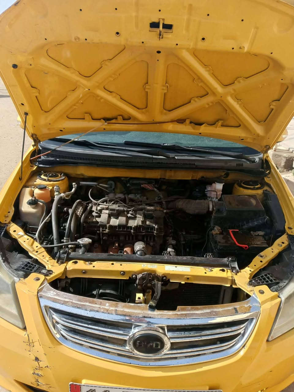 السلام عليكم بي وايدي جي 3 موديل 2013 بسمي رقم بغداد مصفرة هيئة وا غرامات هزة جديدة سيارة بيها اثنين جاملغات مبدلات اثر خياس بدون دواخل مسويلها ادامه عامة صدرها %80 النقص يلي بيها الكير جفته قبل فترة صار بي عته  وا محرك ينقص دهن +لاستيك والف وا جامه سلايد مكسورة فقط اخوان يلي ما يعجبه لا يعلق السعر 35 وا بيها مجال لشراي رقم ***********
