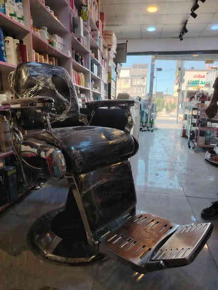 السلام عليكم ورحمة الله وبركاته. يوجد اثاث مستعمل للبيع للتواصل واتساب ***********. 2. حي العامل شارع المستوصف قرب صيدليه الساقي تواجدنا من 10 صباحا الئ 10 مساء اهلا وسهلا أصدقاء الأعزاء.
