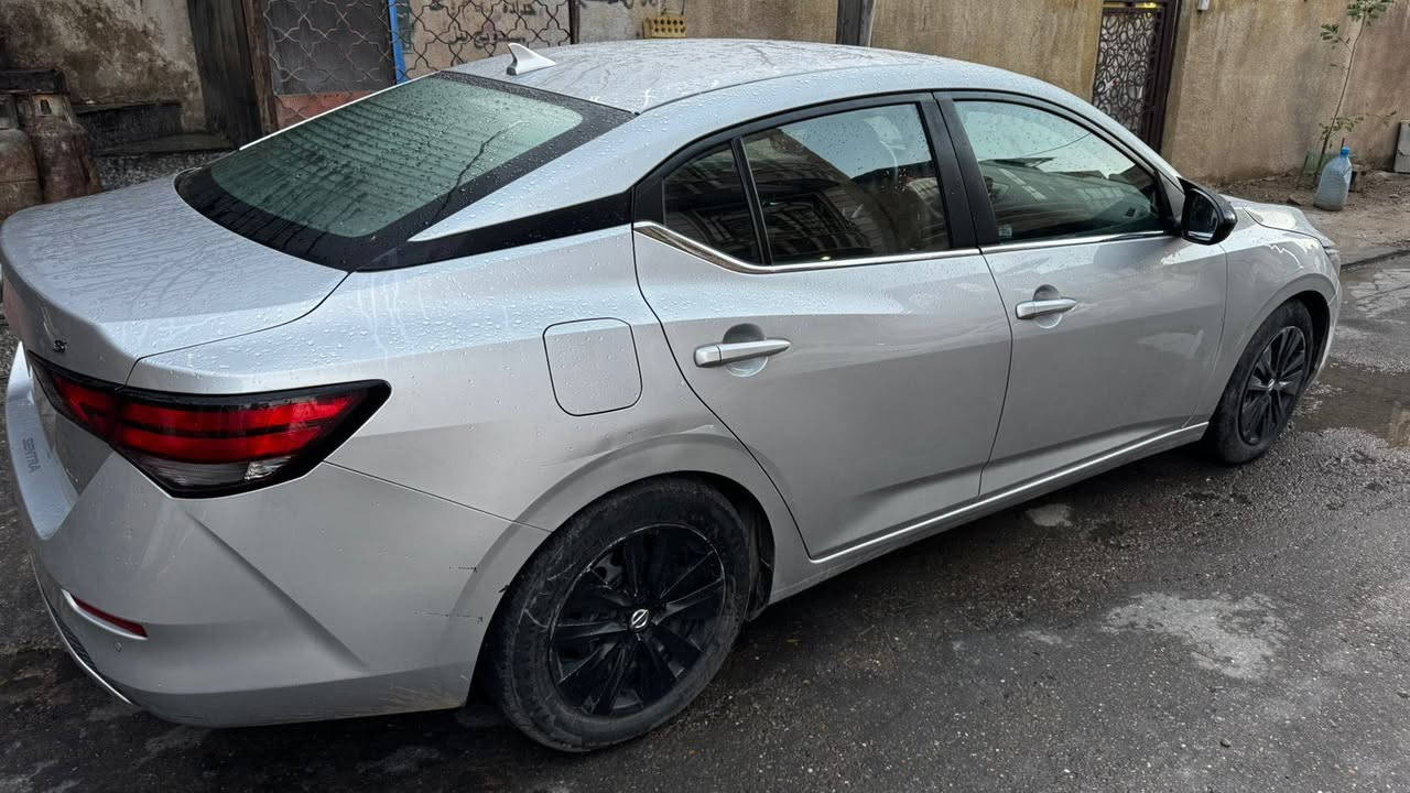 سلام  عليكم.     
نيسان سينترا 2023.  للبيع دخول  كلين  صار بيها شخط بلجاملغ الامامي والجاملغ الخلفي ال سونار واضح  والصور والضربات واضحه 
عنوان السياره المنصور
ماشيه 50 الف ميل 
استخدام السياره قليل كلش متروكه 
عارضها 148 بيها مجال بسيط مابيع بلتلفون ومانزل اي شي قبل لا تجي 
السياره باسمي مابيها اي نقص  
***********
