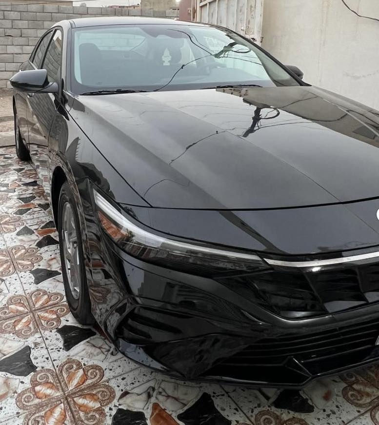 النترا 2025 للبيع زيرووو
حادث خفيف فقط راديتر وبنيد مبدل ودعامية اصليه نفس اللون بدون صبغ ، سيارة بعدها فحص تترقم آჂ̤ محافظه عدا الشمالي 
تصليح درجه اولى السيارة
 السيارة ماشية 7000 مايل يعني زيرو
* سعة المحرك 2000 دوش
* شاشة ديجتال متصله عن بعد 
* رادار امامي خلفي جانبي
* مانع تصادم بريك ذكي
* مدخلين شحن + اواكس
* كاميرا خلفيه دواره
*تدفئة مقود
* مانع تصادم 
* حساسات اطارات 
* مثبت سرعه cross
* اضائه اماميه LED
* نظام ترحيب عند الاقتراب 
* مانع انزلاق 
* دخول ذكي 
* نظام قيادة ذاتيه 
* نظام Gps
* ثلاث انظمة قياده ( Sport , Nor , eco )
* شاشة اعطال الكترونية 
علمآ الايرباكات بعدها ع وضعها مامصلح عدا دركة الستيرن مبدله
السعر 137

مكان السيارة - صلاح الدين - سامراء 

* رقم صاحب السياره 

‭0770 304 3595‬
