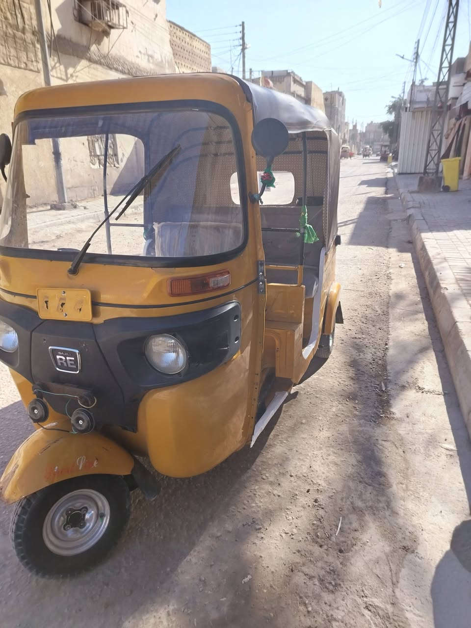 السلام عليكم تكتك باجات موديل20 رقم انجليزي تحويل ثاني يوم تكتك جاهزه مجهزه منكلشي مجفته تجفيت شركه ناعمه لا تنقص اولاتبخر تكتك حلوه تخم تاير جبلي كهربائيات كلها شغاله مكاني بصره حيانيه سعرها 5300 وبيها  ***********
