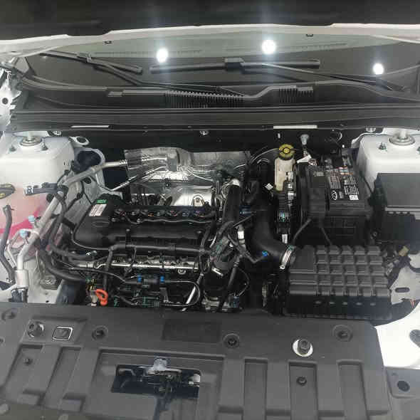 جيتور X70
موديل 2026

محرك ١٥٠٠تيربو ٤ سلندر

كاميرات محيطية ٣٦٠ درجة

مثبت سرعة

نظام مراقبة النقطة العمياء 

وسائد هوائية امامية وجانبية عدد٤

نظام المكابح المانعة للانغلاق ABS

نظام التحكم بالثبات ESC

شاشة عرض ترفيهية وعدادات القيادة قياس ٢٤ انش 

نظام ابل كلاربلاي واندرويد اوتو لاسلكي 

نظام صوتي من ٦ سماعات عالية الجوده 

انارة ترحيبيه وعتبات الابواب الأمامية مضيئة 

صندوق كهربائي 

نظام الدخول الذكي.بصمة 

قفل فتح النوافذ والبانوراما بالبصمة 

أضواء نهارية LED 

انماط قيادة متعددة

ناقل الحركة اوتوماتيك دبل كلج من ٦ سرعات

استهلاك الوقود ٧.٦ لتر لكل ١٠٠ كم 

عددالمقاعد ٣ صفوف و٧ راكب 

نظام تحذير مغادرة المسار 

حساسات اصطفاف خلفية 

نظام الفرامل اليدوية الاوتماتيكية 

نظام التحكم بنزول المنحدرات 

نظام مساعد لصعود المرتفعات 

مقصورة الركاب من الجلد الفاخر

مقعد السائق كهربائي 

فتحة سقف بانوراما قياس ١.١ متر 

المرايا الخارجية قابلة للطي كهربائيأ ومدفئة

ويل المنيوم قياس ٢٠ انش 

مسند الذراع الوسطي مع ثلاجة 

الضمان الاساسي ٥ سنوات 

ضمان المحرك ١٠ سنوات او ١ مليون كيلو متر 

من شركة هارلم للوكالات التجارية

ماشية 14

 ***********

السعر ١٦٨مع المجال البسيط
