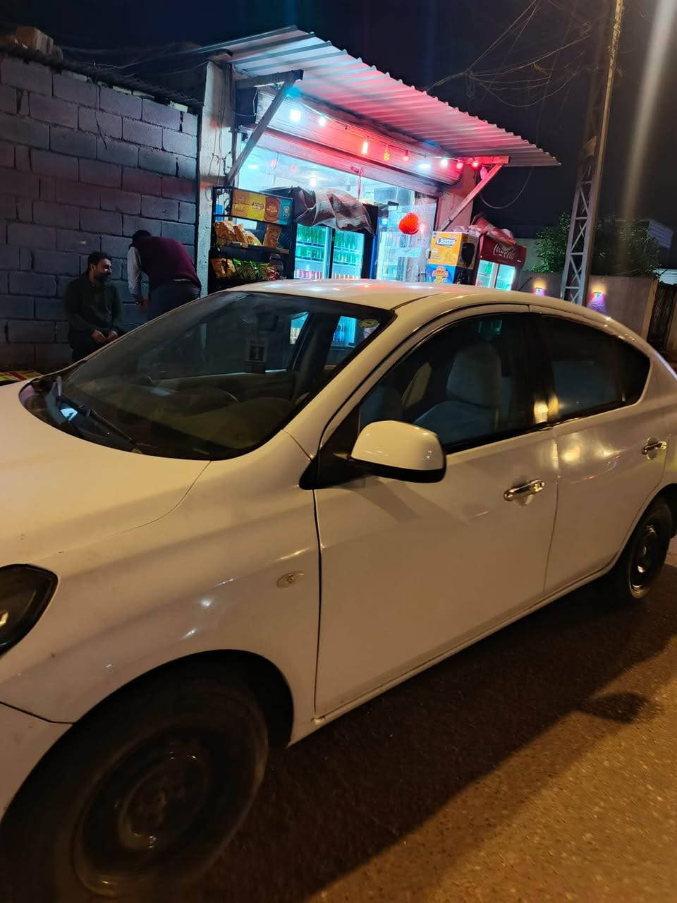 نيسان سني 2017  اربيل سنويه منتهيه 
ماشيه ١٣٠ 
سعر 85
*********** البصرة, العراق
