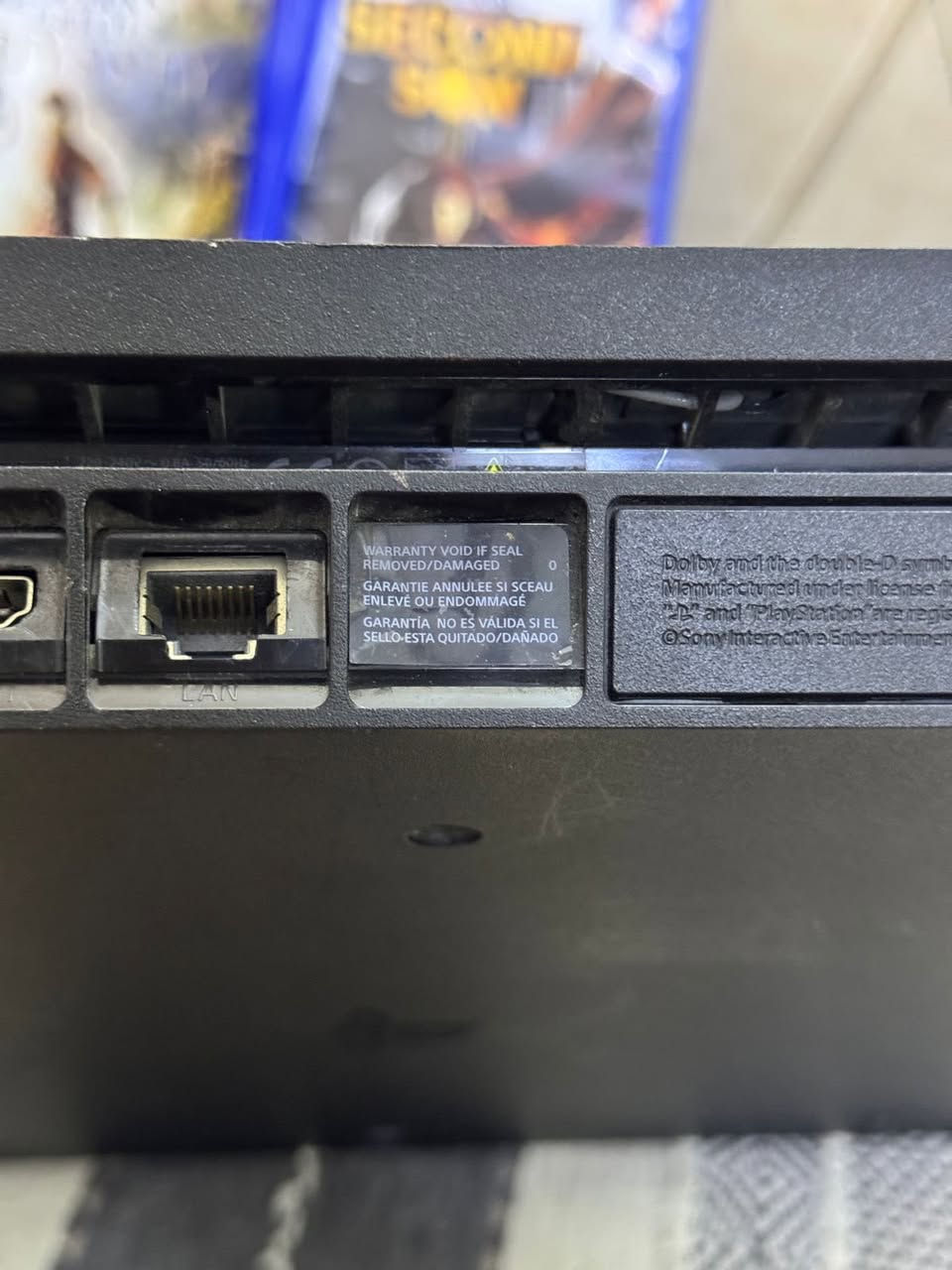 بلي 4 سلم للبيع
هارد 500 كيكا لوك مامفتوح جهاز مع كارتونه مع اقراص ٣ ويدات اثنين وياه سماعه رأس جهاز جديد مو اوربي 
السعر 200 الف مكاني بغداد الحريه 
***********
