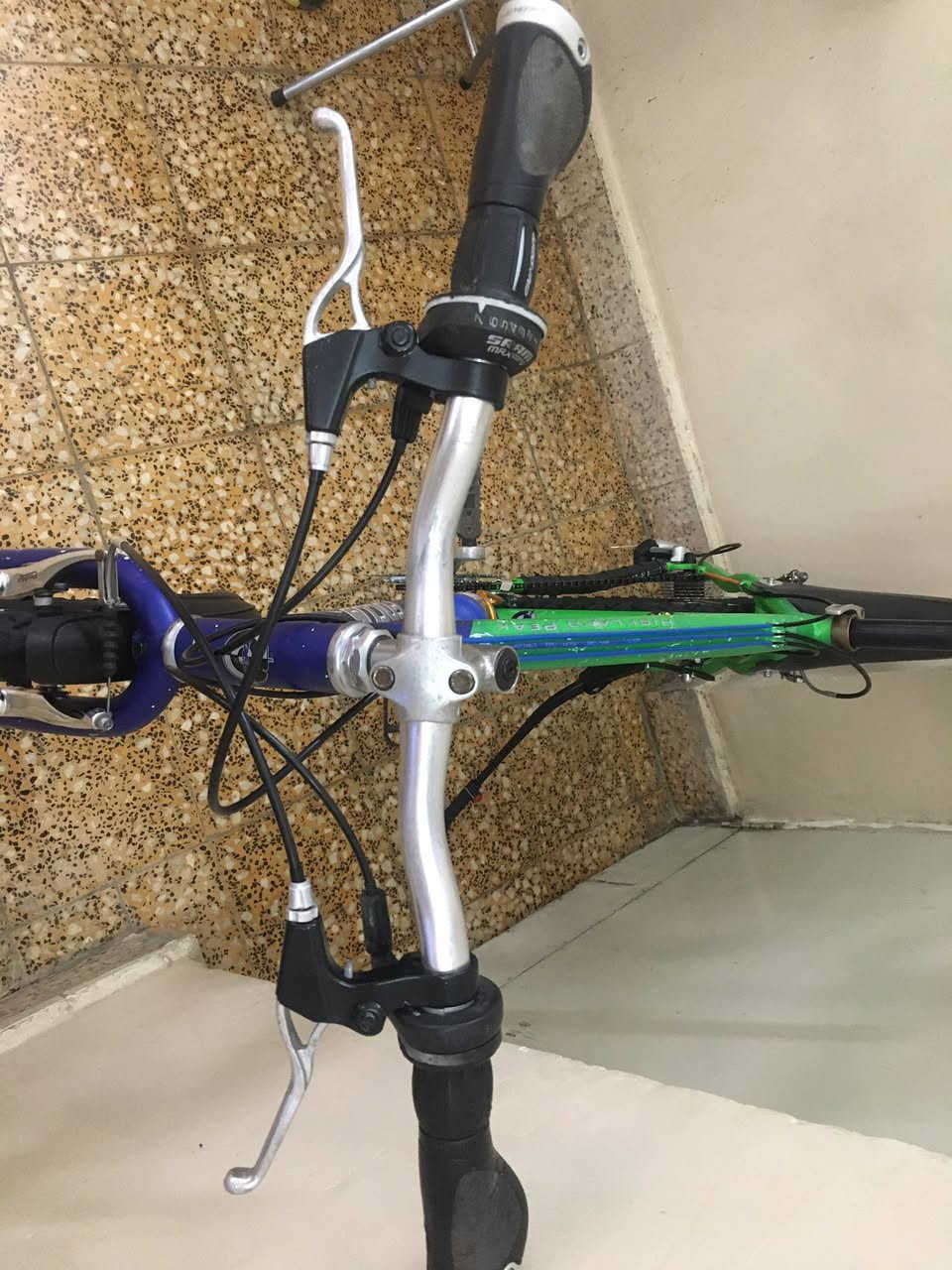 بسم الله  للبيع بياسكل حجم ٢٦ فريم المنيوم عالي  ماركةFouces بدون نواقص وشغال


**إذا كنت صاحب هذا الإعلان وتريد حذفه لأي سبب، رجاءا أرسل رسالة إلى الدعم الفني**