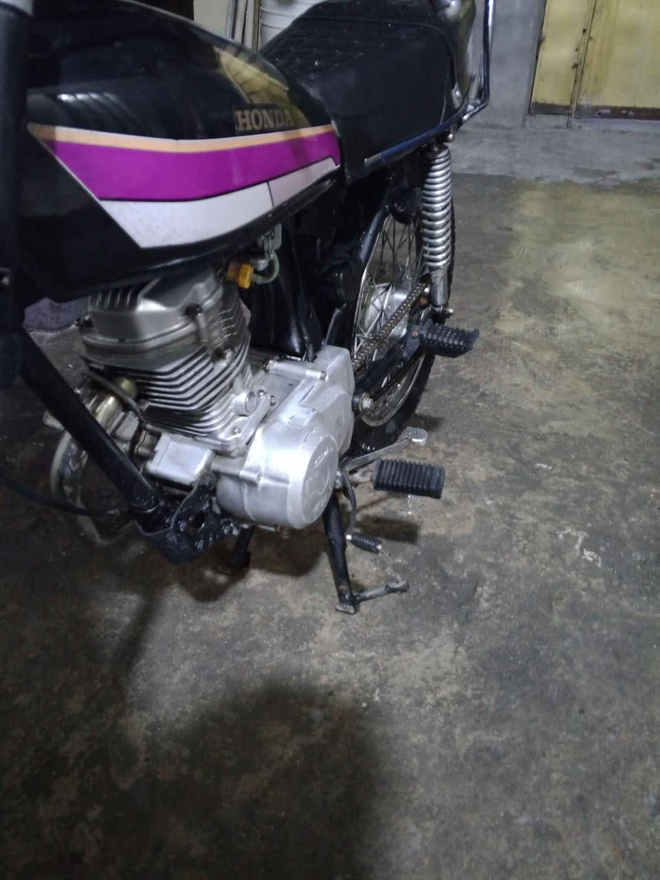 نامة شلامجة ادوات للبيع انطيك شلعة ومعدل دراجة خير من الله مكفولة من السرقة الدراجة واصل سعرها 350 وما بعت شتنطي فوك 350 ابيع الدراجة عوزها صچم للصدر الامامي تقريباً تكلفك 5 الاف مكاني قبلة حي الجامعة *********** البصرة, العراق
