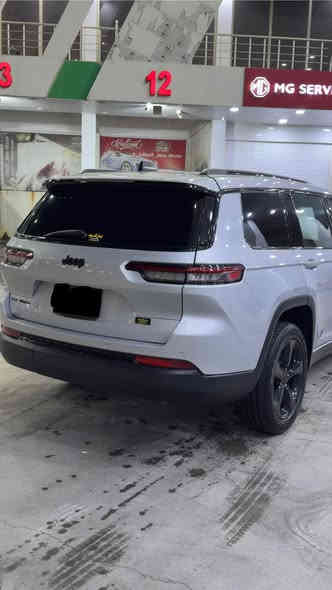 جيب كراند شيروكي 7 راكب 2021
وارد امريكي حادثهة جاملغ و بنيد 
ماشيه 45 الف ميل 
فئتهة لاريدو بلاك تيود 
موصفاتهة
 كشن كهرباء 
تدفئة مقاعد و ستيرن 
تحذير اصطدام امامي و خلفي 
رادار 
نقط عمياء تحديد مسار 
مثبت سرعه 
صندوك كهرباء 
مقاعد منفصله 
و بعد بيهة مواصفات
الكير و المحرك مكفولات 
سنويه جديد رقم بغداد
للاستفسار: ***********
