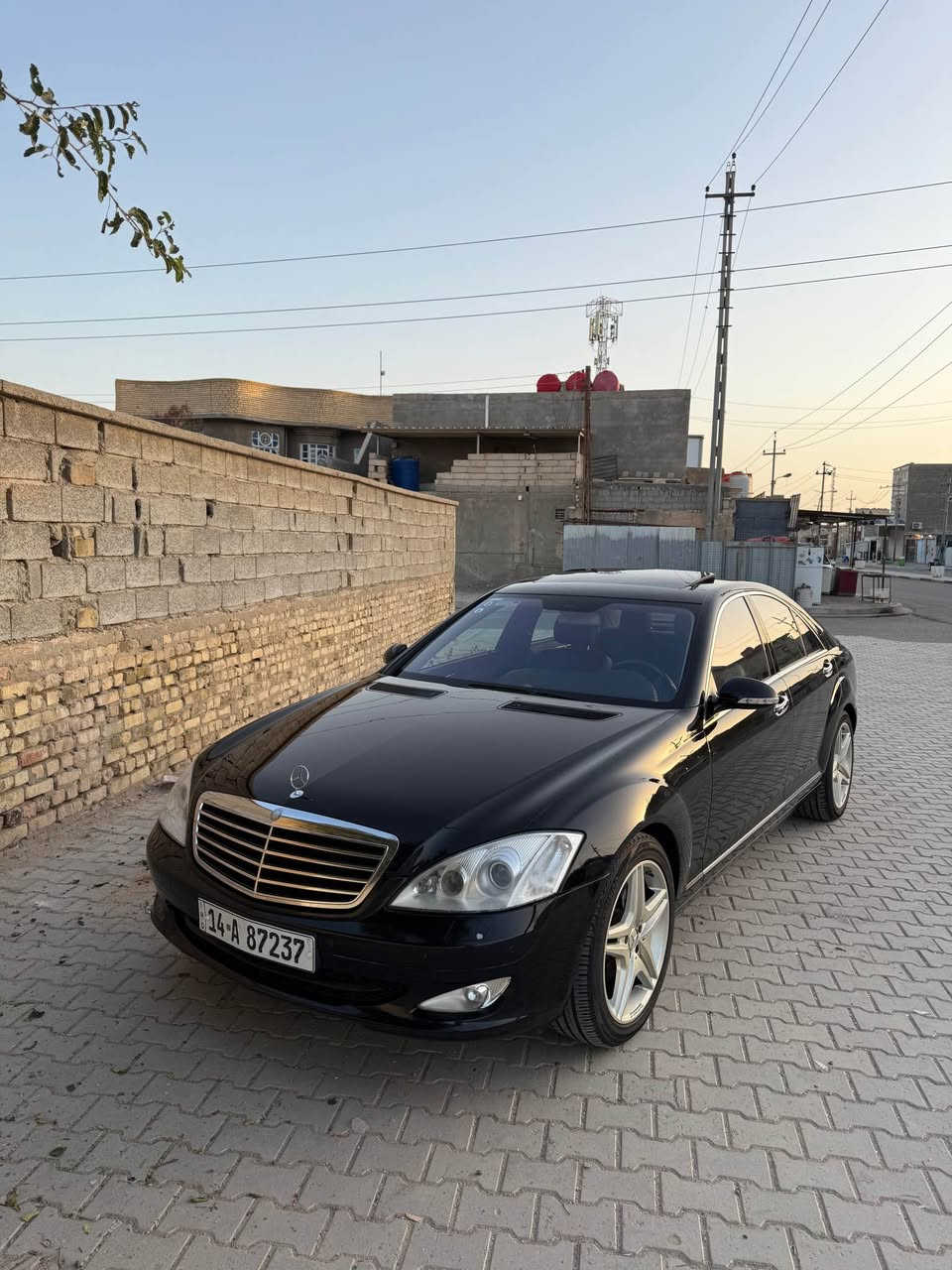 سلام عليكم للبيع ميرسيدس موديل 2006 وارد يابان باب كصير سياره كفاله عامه بيه بس بيدي ار بلجاملغ الخلفي على كد مكان فقط الباقي كله كفاله سياره جديده اي نقص ما بيه بسمي سياره مكان السياره بصره 
رقم استفسار ‭٠٧٧٠ ٥٤١ ٣٢٧٣‬ Singapore
