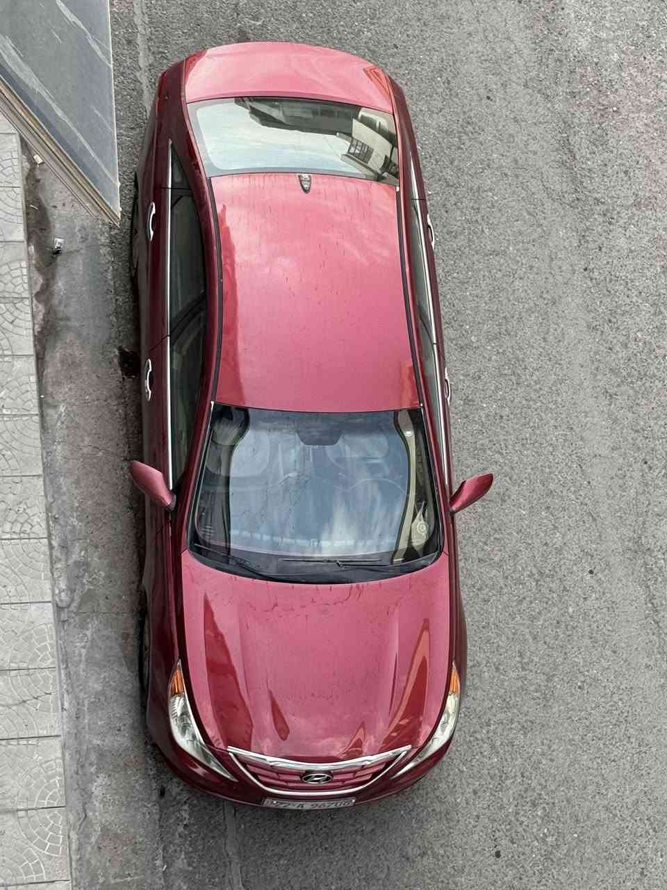 سوناتا ٢٠١١  أمريكي محوره غاز مكينه ٢٤٠٠ كير خير من الله تبريد ثلج شاشه تحكمات ستيرن السياره خير من الله بيها جاملغ ايمن نفس اللون وبيها طخه بصيطه بالباب الخف الصدر السياره رقم أربيل باسمي مداور باسرع وقت 
السعر ٩٦ وبيها مجال لاستفسار اكثر ***********
