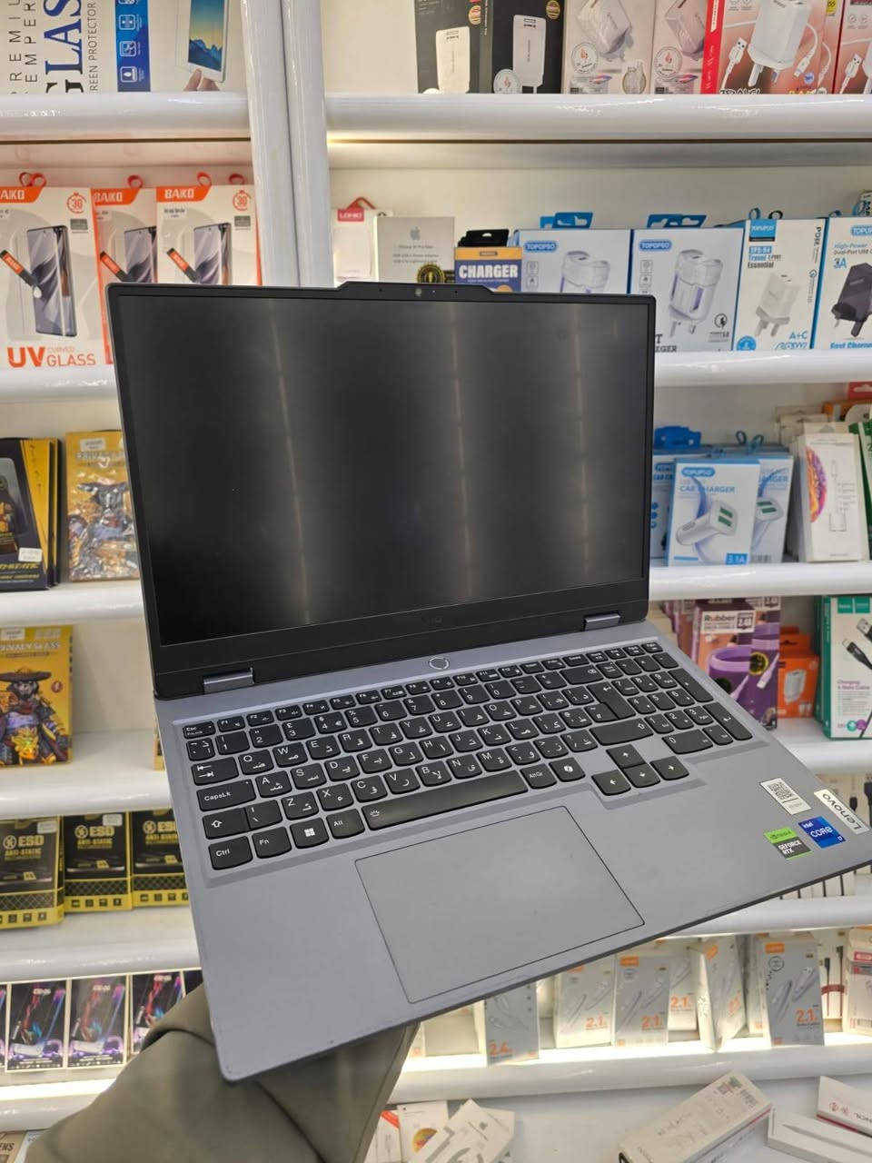 🔥 لابتوب Lenovo LOQ 2025 للبيع 🔥
💻 لابتوب قوي جداً مناسب للألعاب الثقيلة والتصميم والمونتاج

⚙️ المواصفات:
حجم الشاشة: 15.6 inch 
- المعالج: Intel Core i7-13650HX
- كرت الشاشة: NVIDIA RTX 4060 8GB
- الرام: 24GB
- التخزين: SSD 500GB
- النظام: Windows 11 Pro 64bit

🚀 أداء عالي وسريع جداً بدون تهنيك
🎮 يشغل أقوى الألعاب على إعدادات عالية
🎨 مناسب للمصممين والمونتاج

✨ الجهاز نظيف جداً (استخدام خفيف)
🔋 البطارية ممتازة
📦 كامل مع الشاحن الأصلي

للسعر ***********

