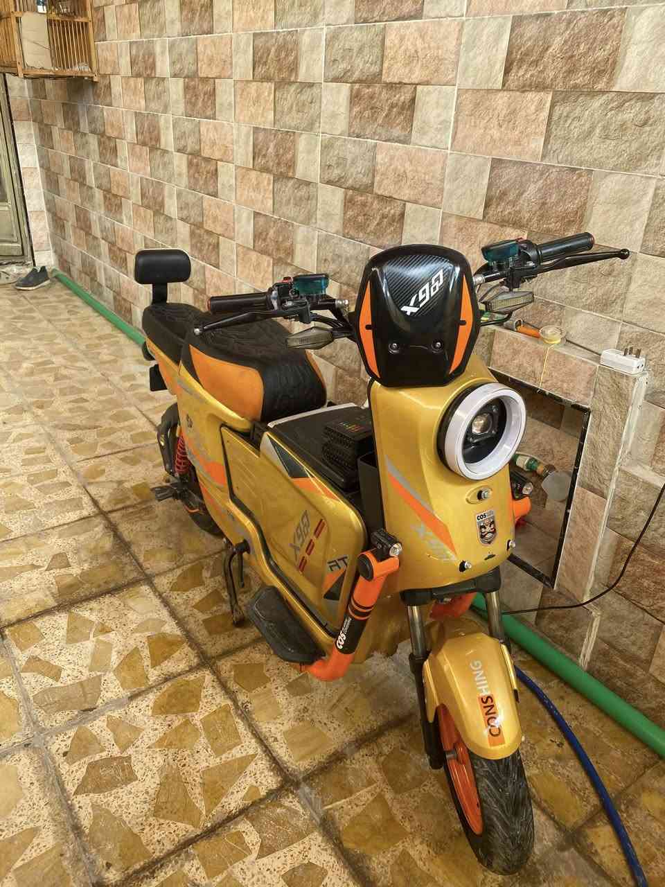 سلام عليكم 
X900
للبيع دراجه نضيفه بطارياته جدد 
بيه فقط الشاشه صاير بيه خلل بلفيشه 
مالته فقط 
السعر 500 وبيه مجال 
*********** 
العنوان بصره شط العرب
