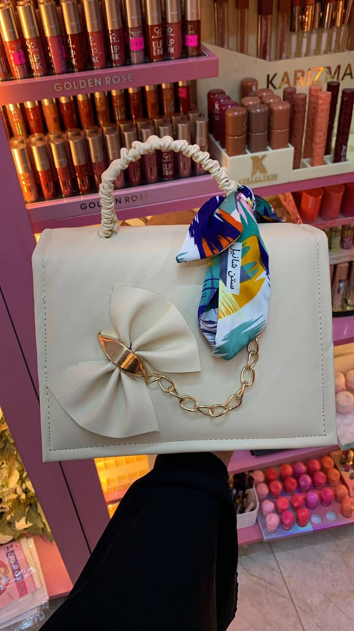 مساء الورد يتوفر لدى كوزمتك الجمال حقائب نسائية سعر الحقيبه 7
حي الفرات شارع الوسط مجاور مكتبه هيا إشارة الأصدقاء


**إذا كنت صاحب هذا الإعلان وتريد حذفه لأي سبب، رجاءا أرسل رسالة إلى الدعم الفني**