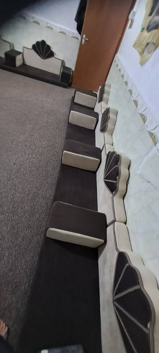 السلام عليكم
مجلس للبيع جديد كلش ونظيف نظافته 90من 100هو كاربد جديد كلش سعرهم 400مع مجال لشراي


**إذا كنت صاحب هذا الإعلان وتريد حذفه لأي سبب، رجاءا أرسل رسالة إلى الدعم الفني**