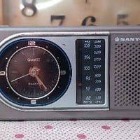 سانيو • راديو AM/FM • نقص غطاء البطارية