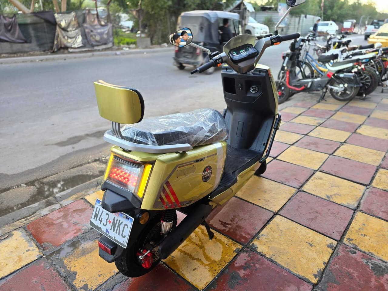 السلام عليكم دراجه شحن ام عيون كلش جديدة مابيهه اي نقص رقمي للتواصل ***********
