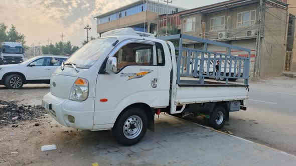 السلام عليكم عندي كيا للبيع 2008 رقم دولي بال 28 تحويل ثاني يوم سياره باسمي مكاني نجفا***********
